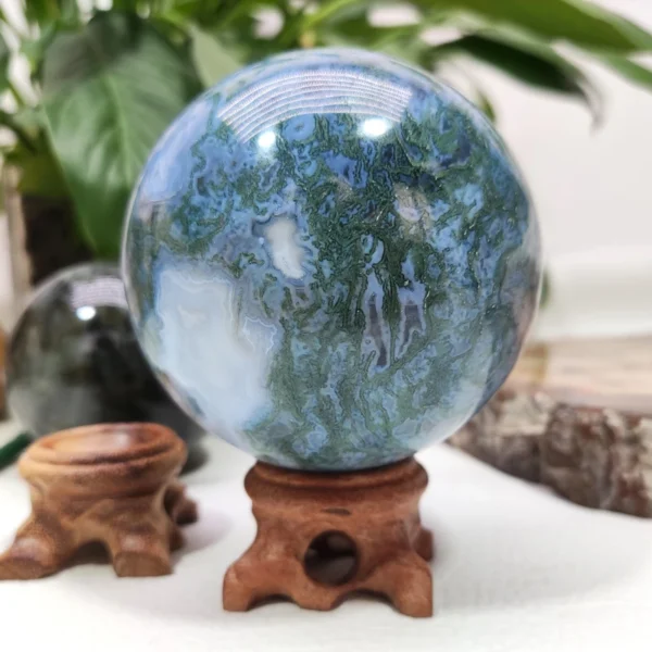 Natural gemstone Energy Healing Stone Home Decoration Crystal Ball Polished gemstone moss agate crystal ball - Image 4